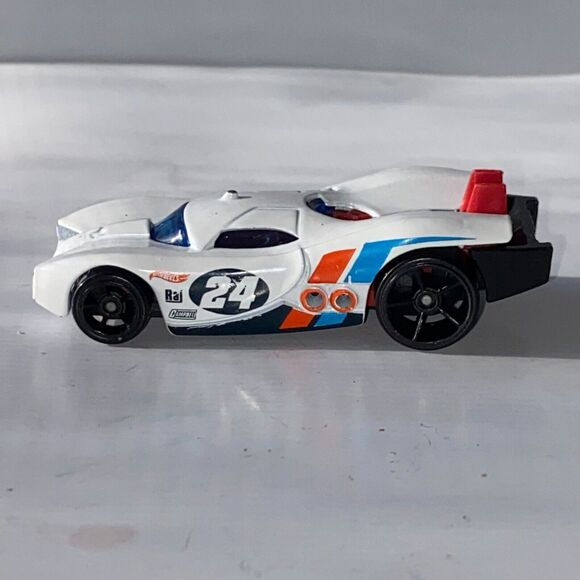Mattel Hot Wheels Prototype H24 Diecast Car Race Aces Multipack 2007 White DJD17 - Picture 9 of 12